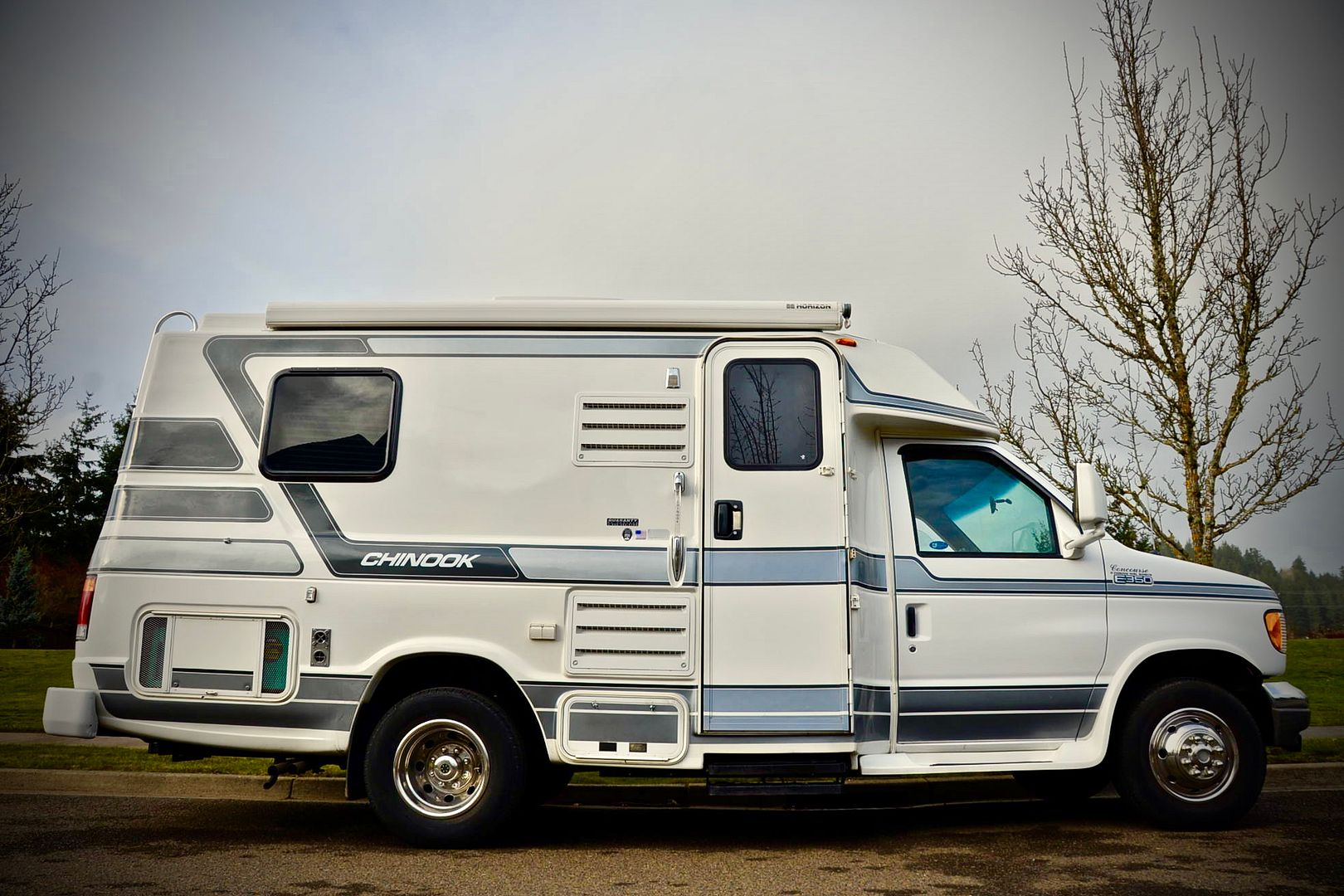 1997 Ford Chinook Concourse Class B Camper Van With Only 38,539 ...