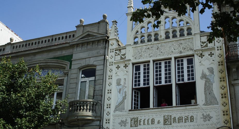 One day in Porto: what to see? Lello bookstore | Mooistestedentrips.nl