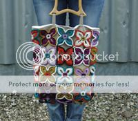 Free crochet pattern: peacock butterfly bag
