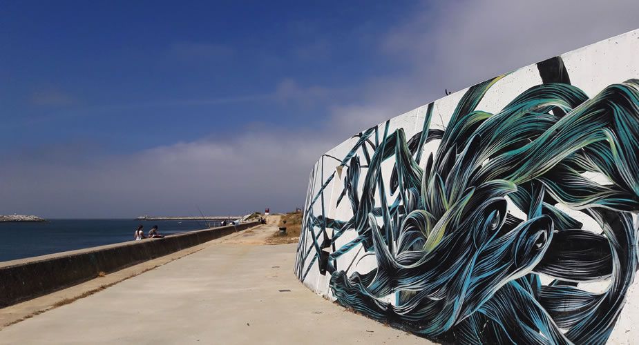 Street art in Portugal, Figueira da Foz. Work by Panonio | Mooistestedentrips.nl