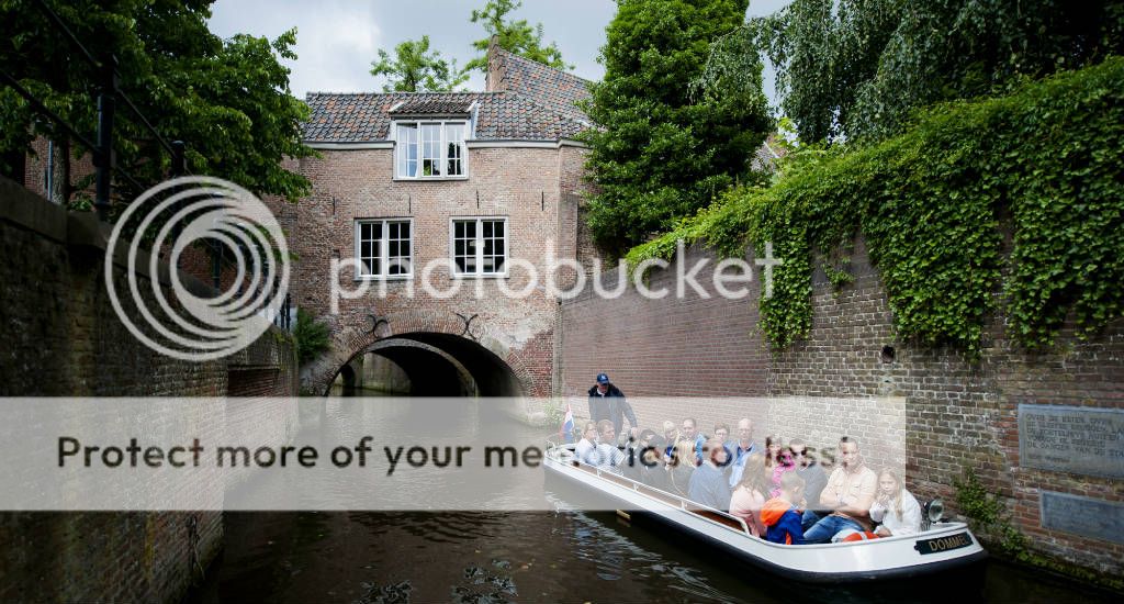 Den Bosch: guided boat tour on Binnendieze | Your Dutch Guide